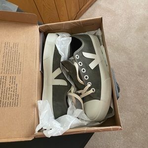 Brand new womens veja shoes, size 7